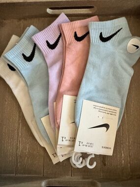 Nike Women's Low-Cut Athletic Socks - Light Blue, Lavender, Pink, Cream (5 Pack)